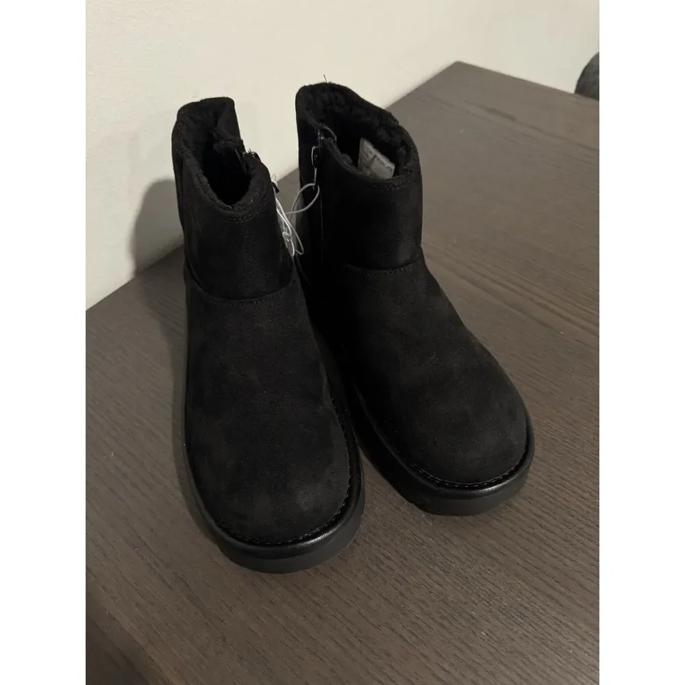 Universal Threads Women's May Boots Size 9 Black Suede Booties New‎ Warm Winter
